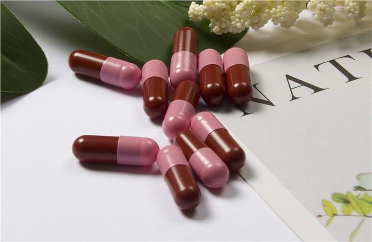 white vegetable capsules